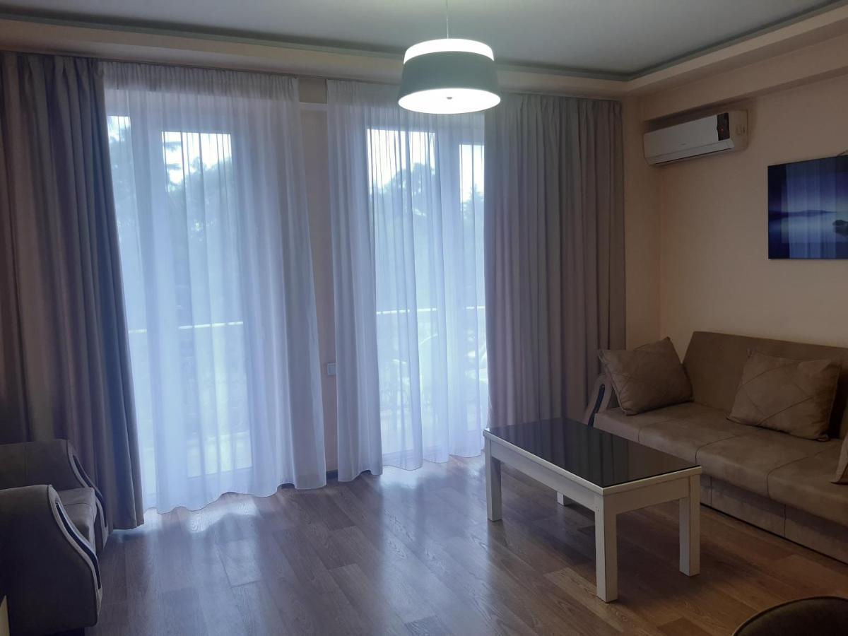 Batumi Apartment In Front Of Sheraton Luaran gambar