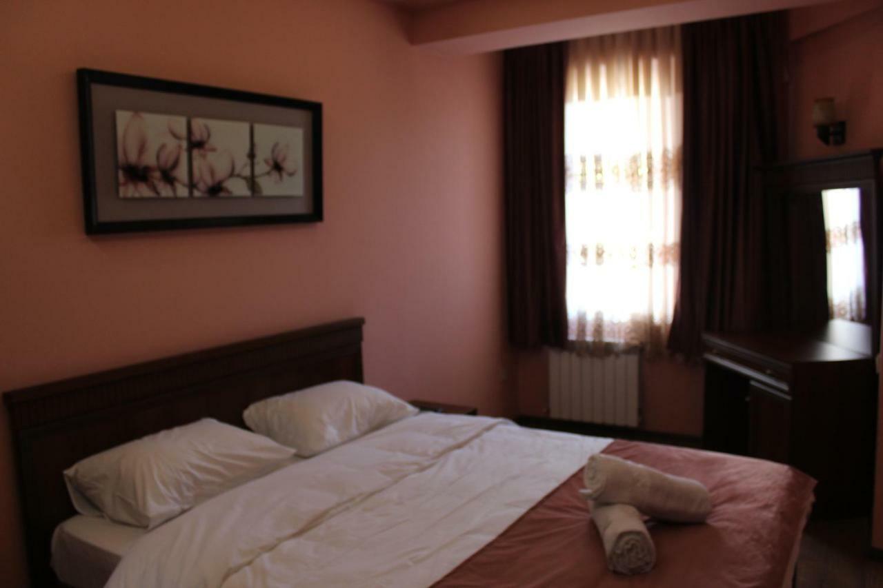 Batumi Apartment In Front Of Sheraton Luaran gambar