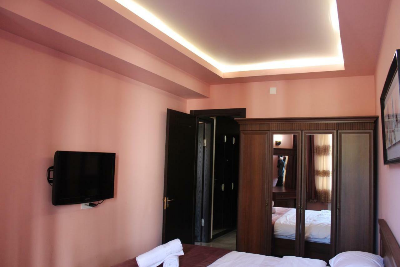 Batumi Apartment In Front Of Sheraton Luaran gambar