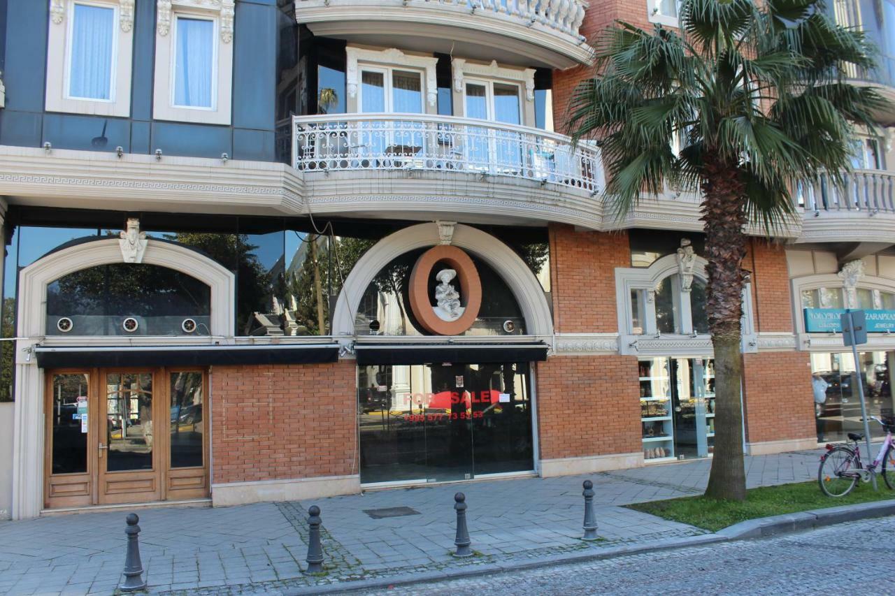 Batumi Apartment In Front Of Sheraton Luaran gambar