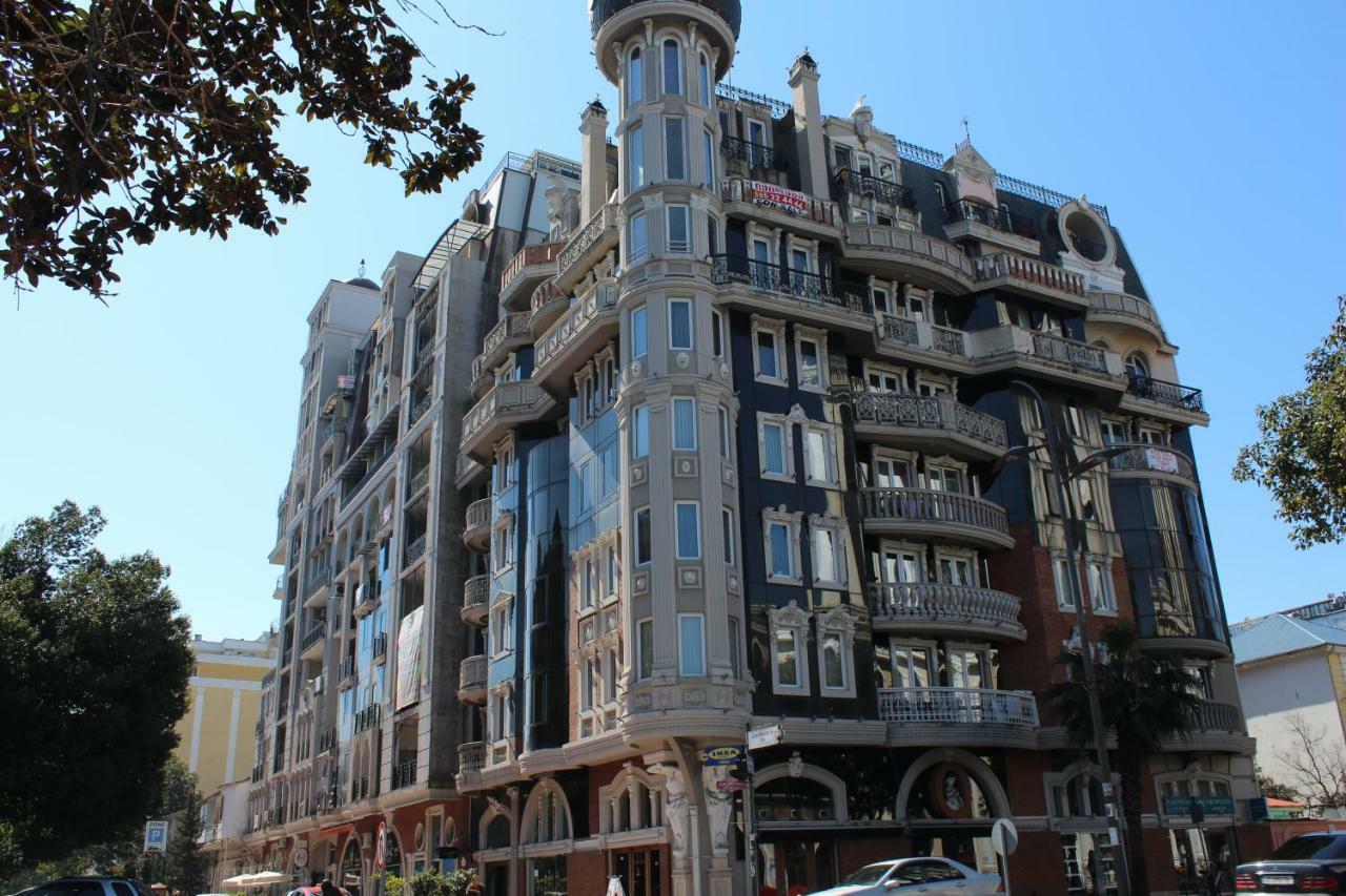 Batumi Apartment In Front Of Sheraton Luaran gambar