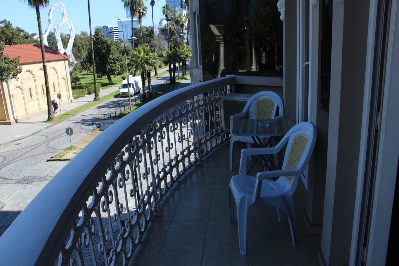 Batumi Apartment In Front Of Sheraton Luaran gambar
