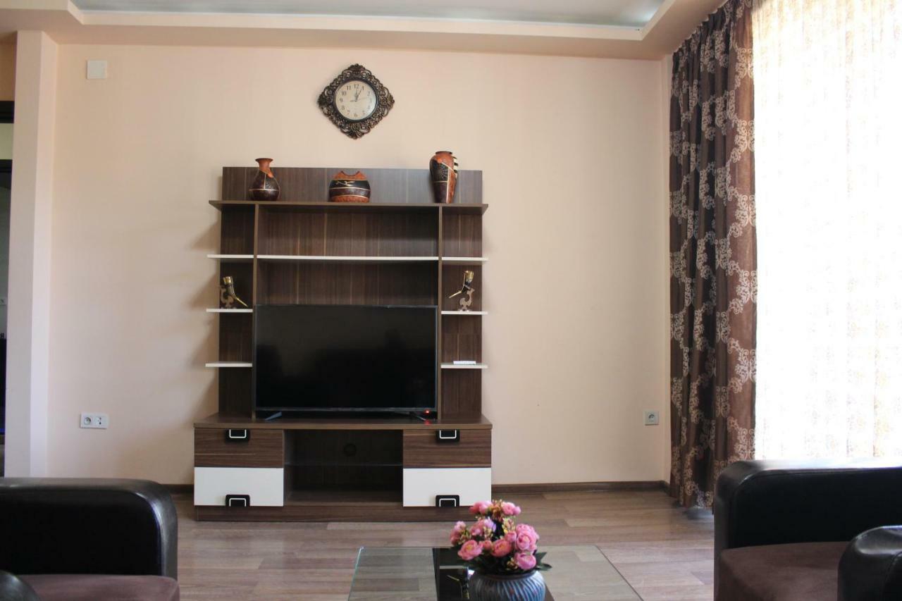 Batumi Apartment In Front Of Sheraton Luaran gambar