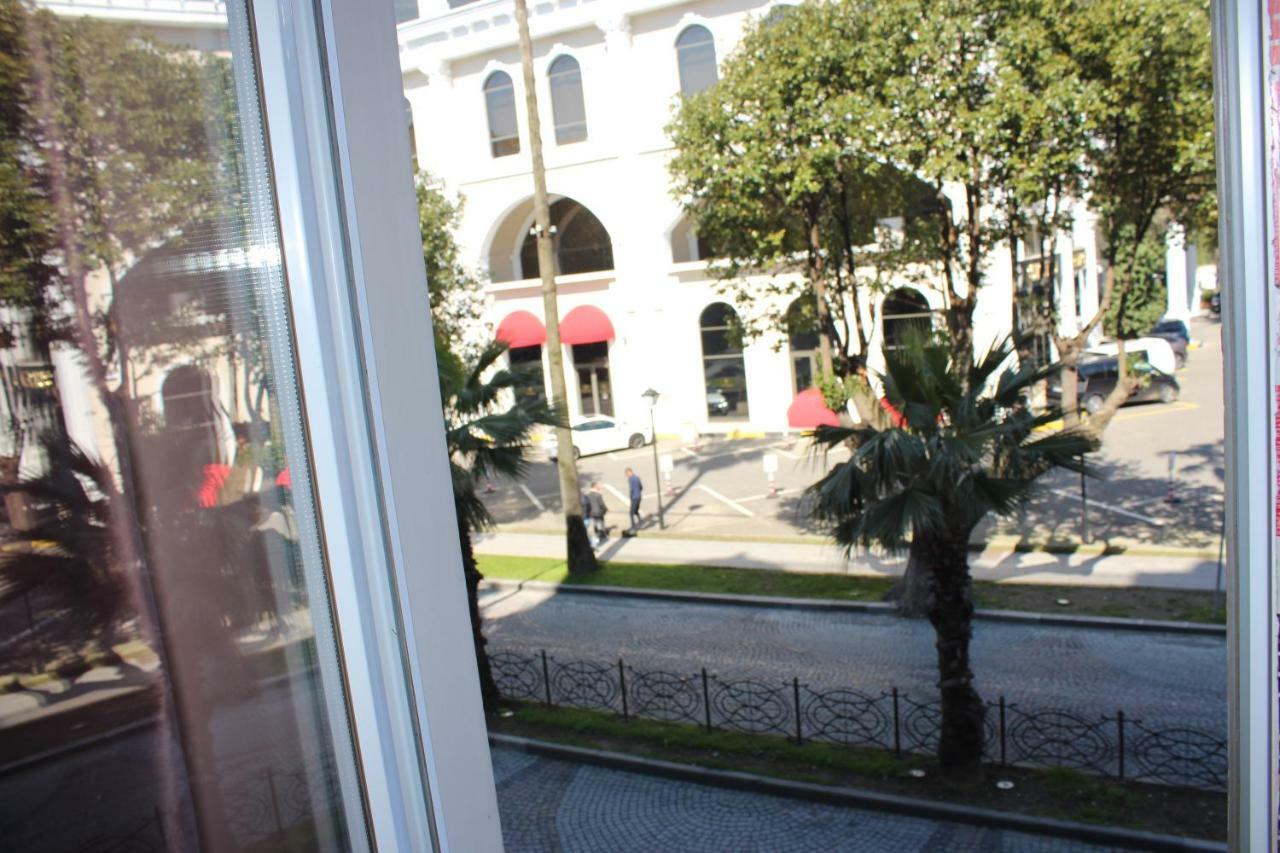 Batumi Apartment In Front Of Sheraton Luaran gambar