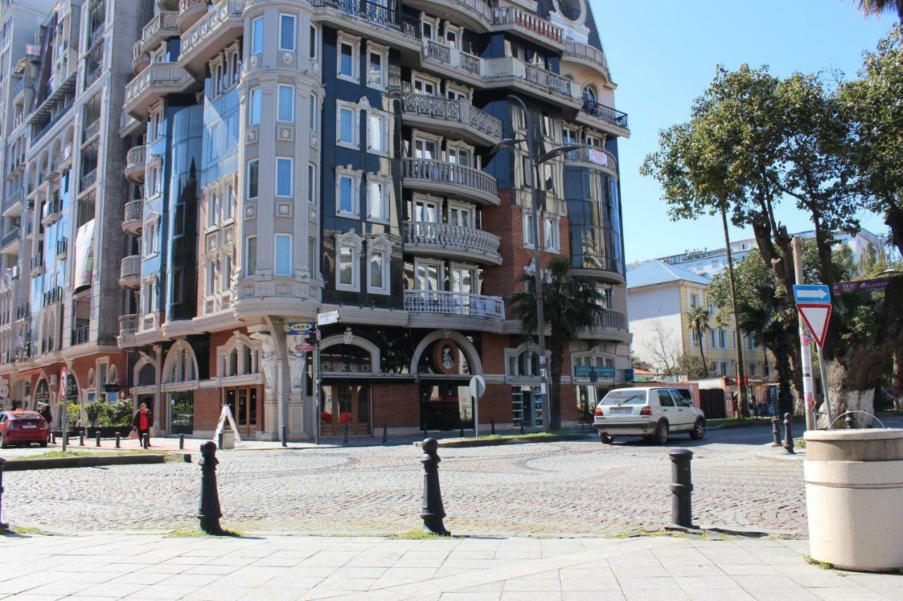 Batumi Apartment In Front Of Sheraton Luaran gambar