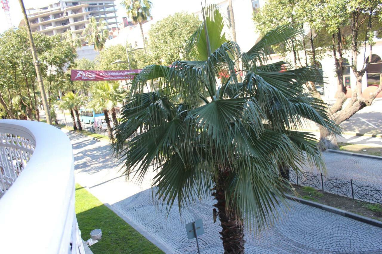 Batumi Apartment In Front Of Sheraton Luaran gambar