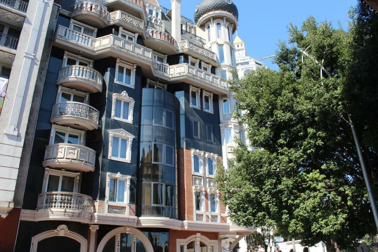 Batumi Apartment In Front Of Sheraton Luaran gambar