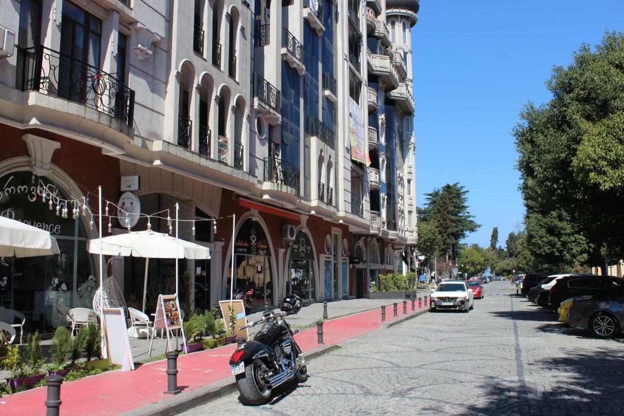Batumi Apartment In Front Of Sheraton Luaran gambar