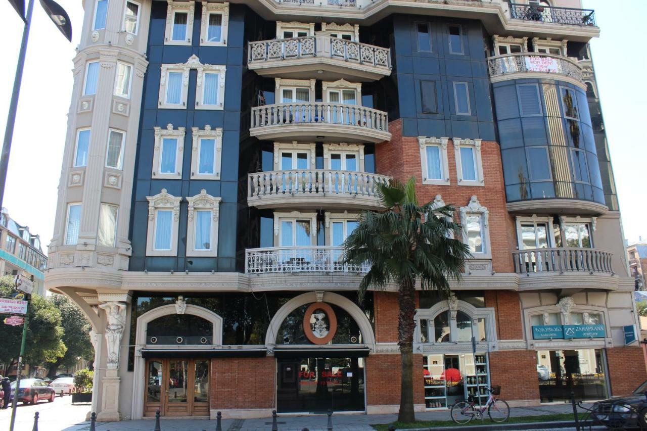 Batumi Apartment In Front Of Sheraton Luaran gambar